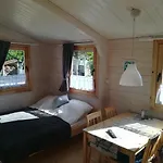 Letniskowe Rejs Domek letniskowy *