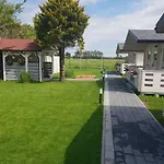 Letniskowe Rejs Domek letniskowy *