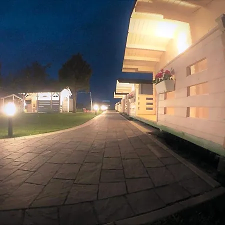 Lodge Letniskowe Rejs *