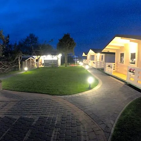 Letniskowe Rejs Lodge *